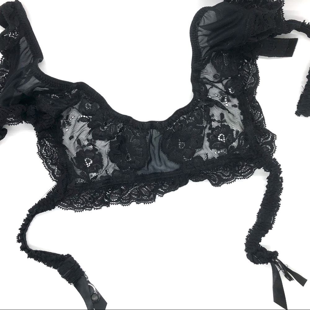 NWOT Black Lace Garter Belt